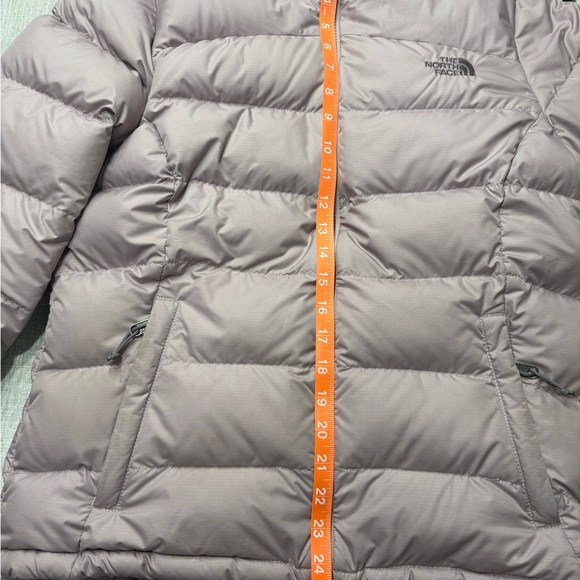 The North Face Women's purple 700 Puffer Jacket - Picture 5 of 8